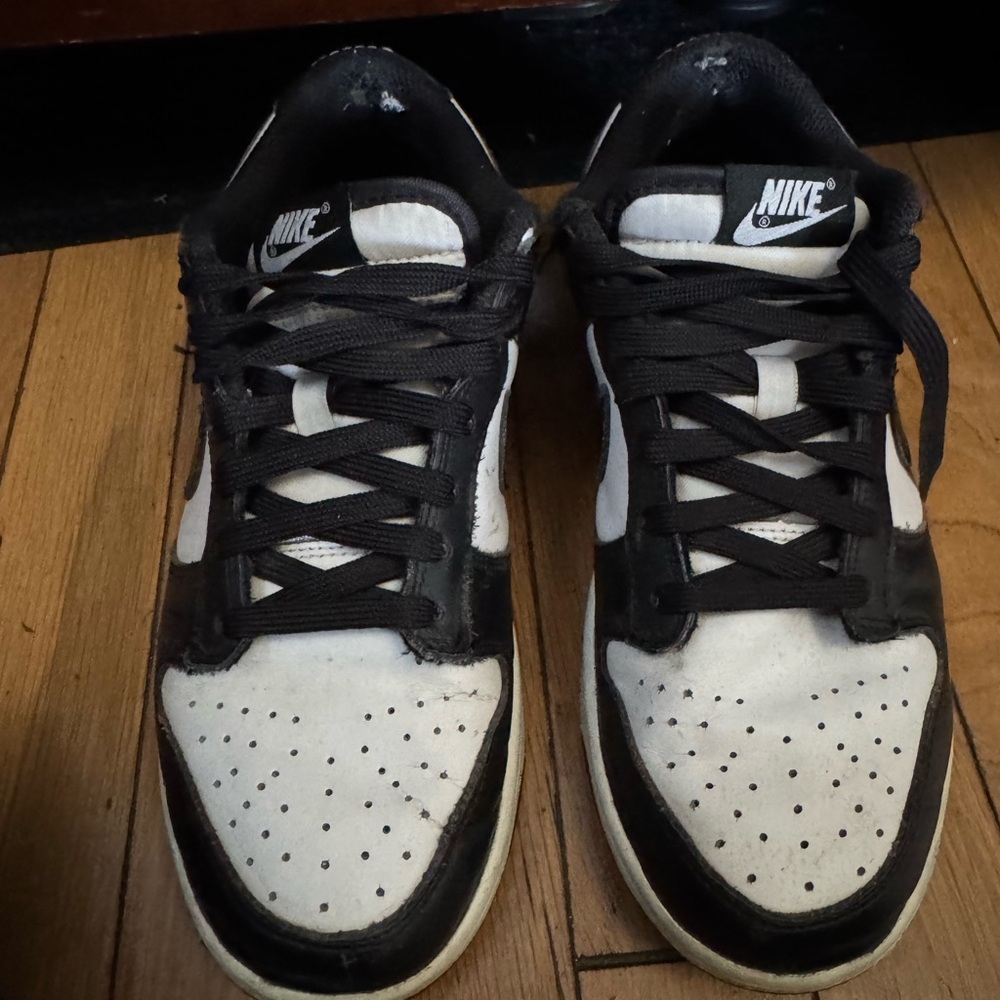 Nike Classic Black and White Low-Tops